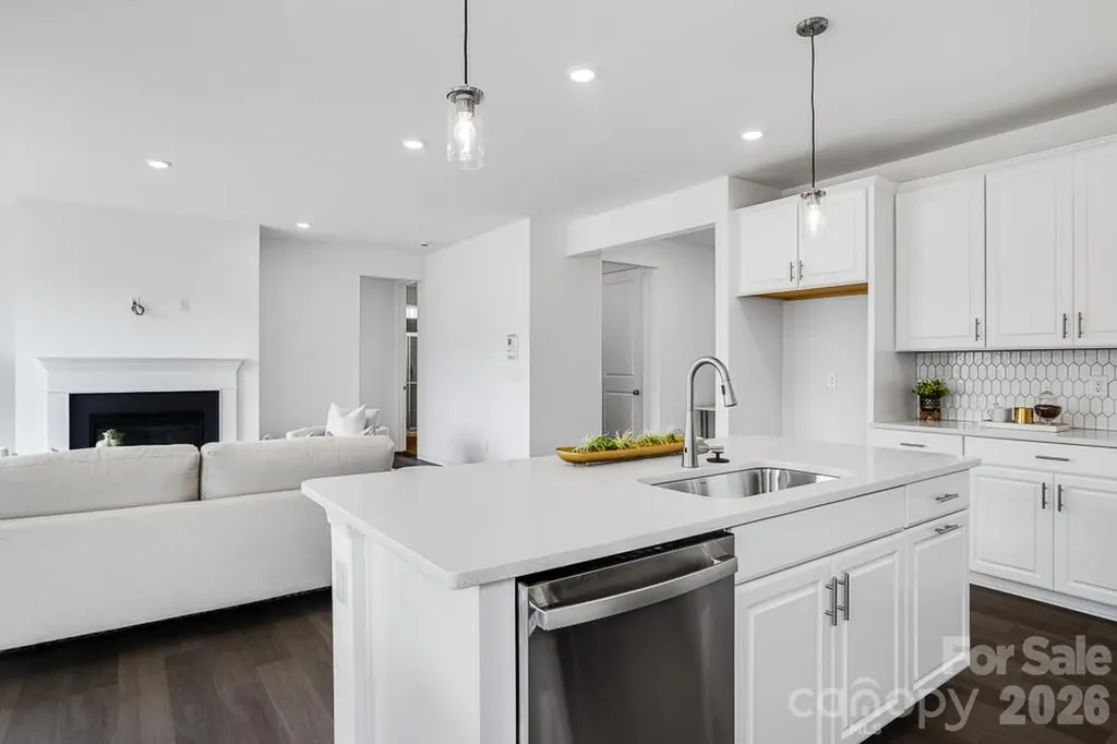 18230 Torchbearer Lane Charlotte NC 28278