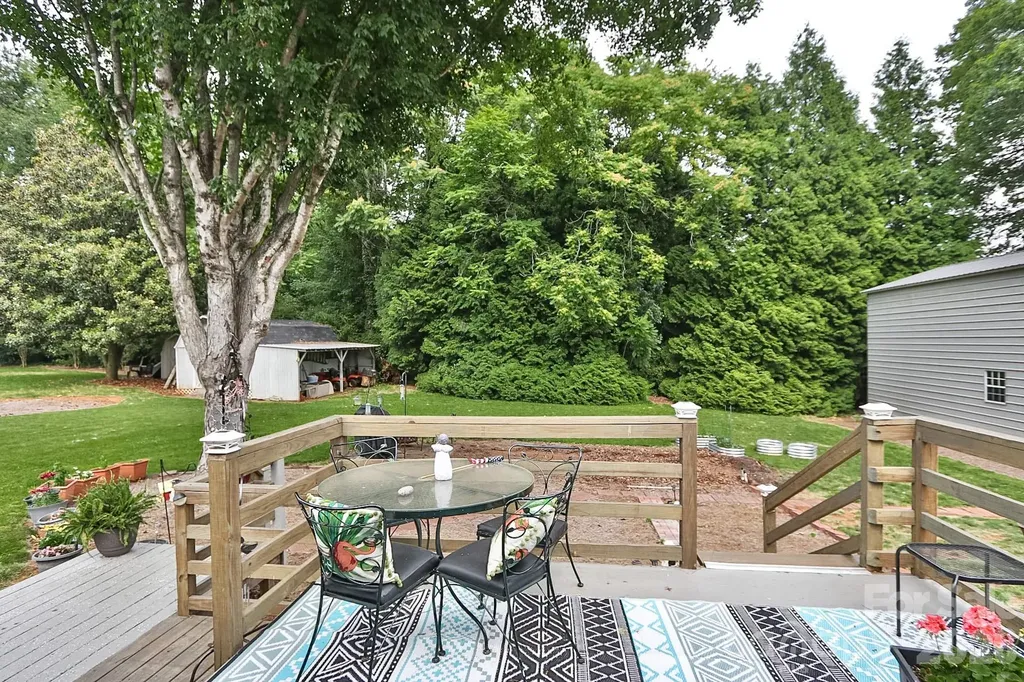 167 Speas Avenue Boonville NC 27011