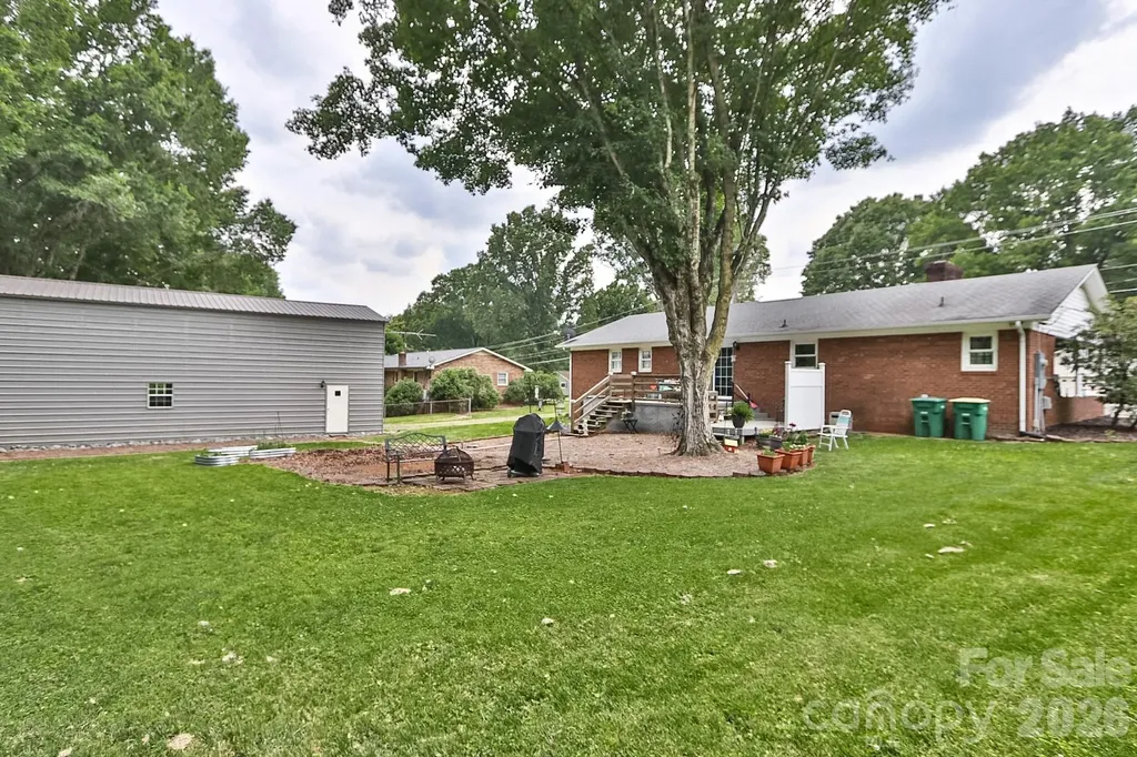167 Speas Avenue Boonville NC 27011