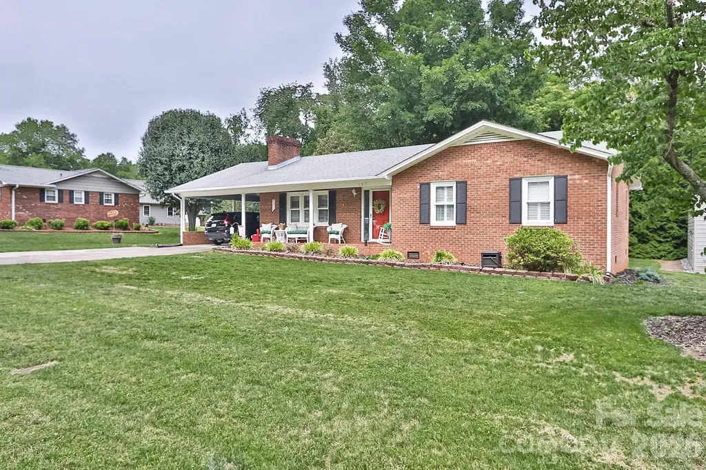 167 Speas Avenue Boonville NC 27011