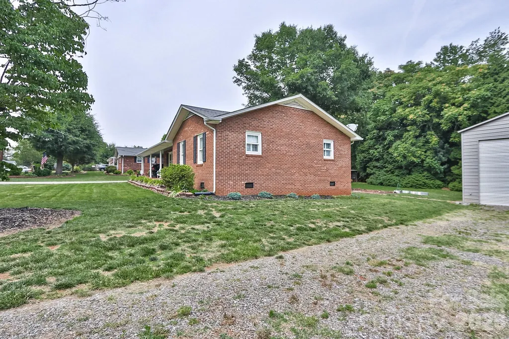 167 Speas Avenue Boonville NC 27011