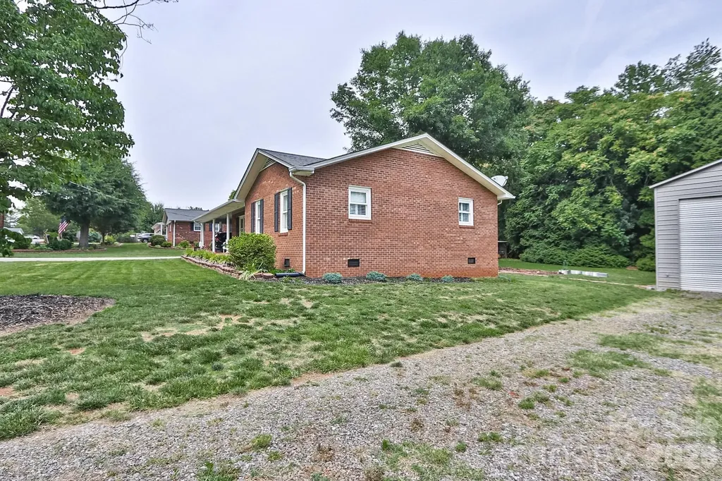 167 Speas Avenue Boonville NC 27011