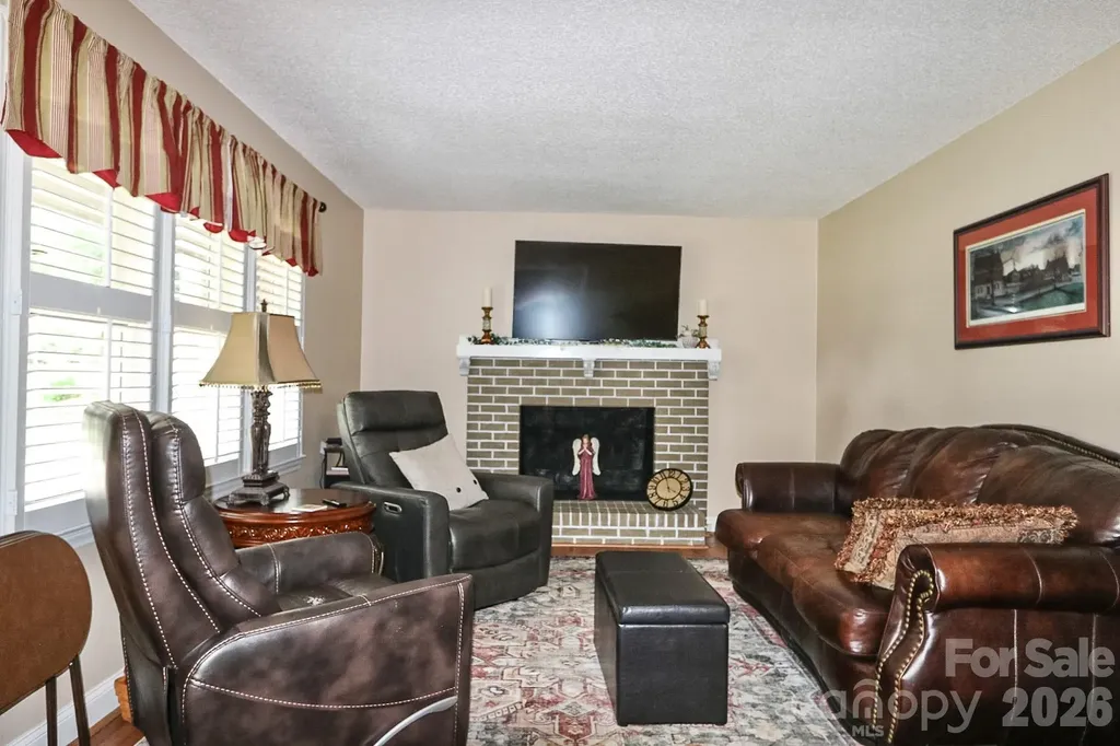 167 Speas Avenue Boonville NC 27011