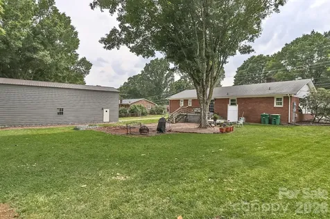 167 Speas Avenue Boonville NC 27011
