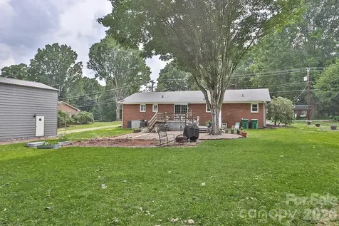 167 Speas Avenue Boonville NC 27011