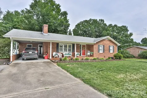 167 Speas Avenue Boonville NC 27011