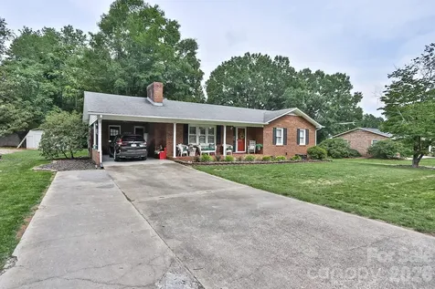 167 Speas Avenue Boonville NC 27011