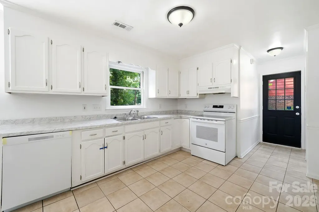 2819 Royal Ridge Lane Charlotte NC 28212