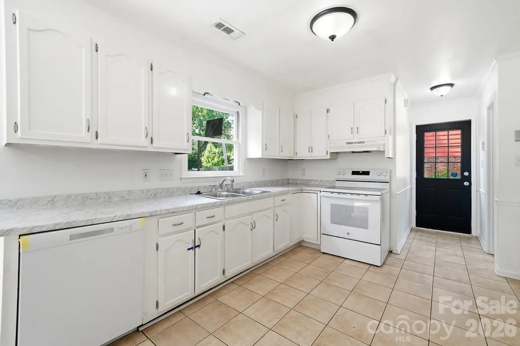 2819 Royal Ridge Lane Charlotte NC 28212