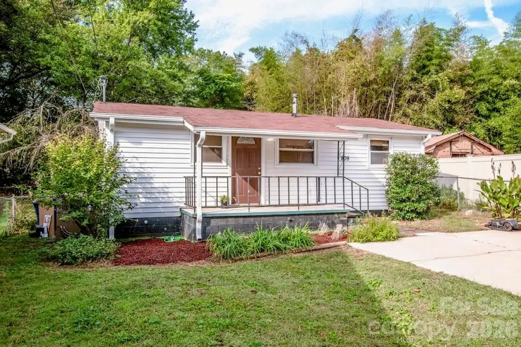 809 N Mulberry Street Statesville NC 28677