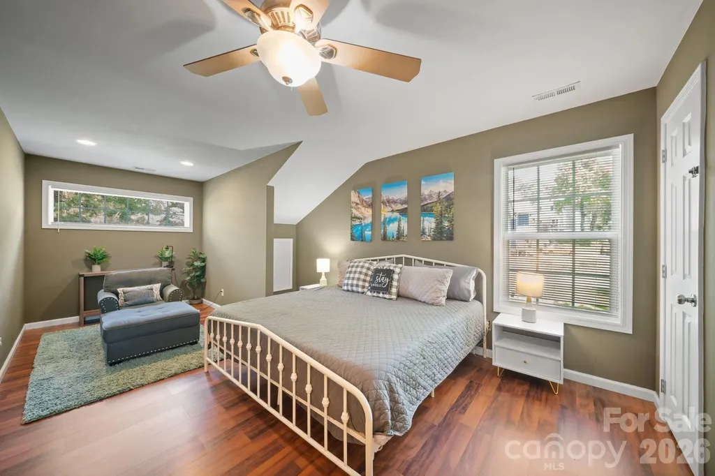 7 Apple Lane Asheville NC 28804