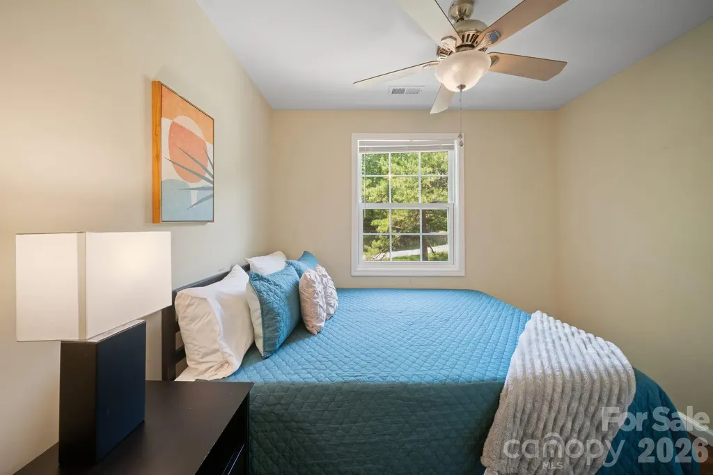 7 Apple Lane Asheville NC 28804