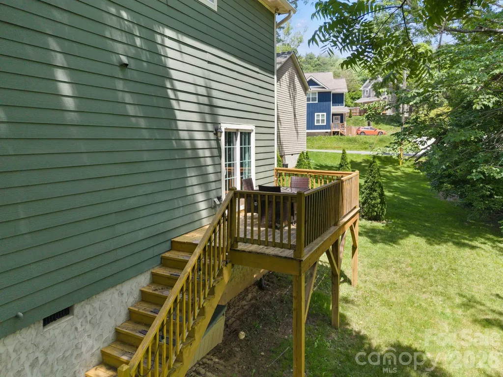 7 Apple Lane Asheville NC 28804