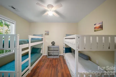 7 Apple Lane Asheville NC 28804