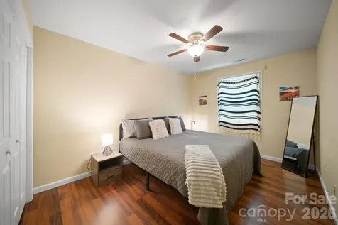7 Apple Lane Asheville NC 28804