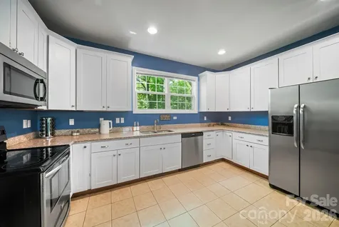 7 Apple Lane Asheville NC 28804