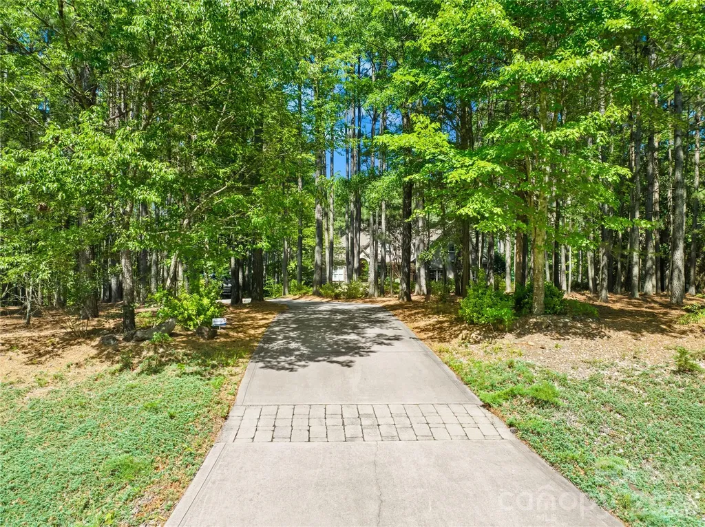 6830 Goose Point Drive Denver NC 28037