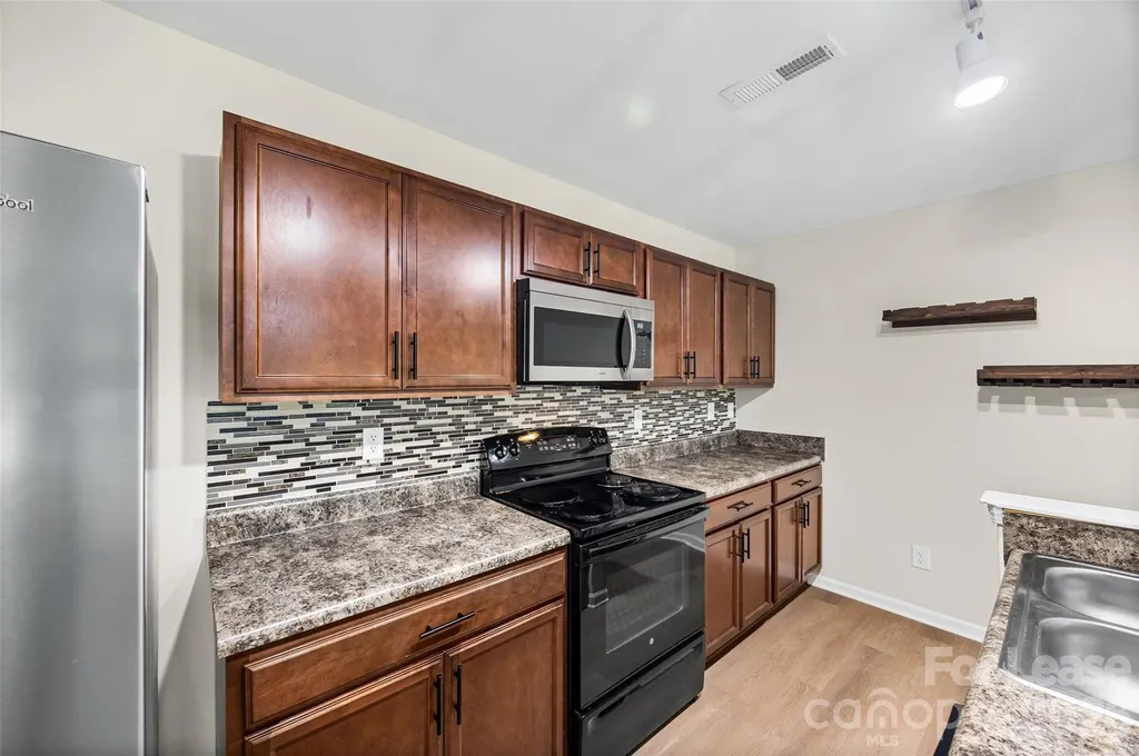 9612 Brackenview Court Charlotte NC 28214