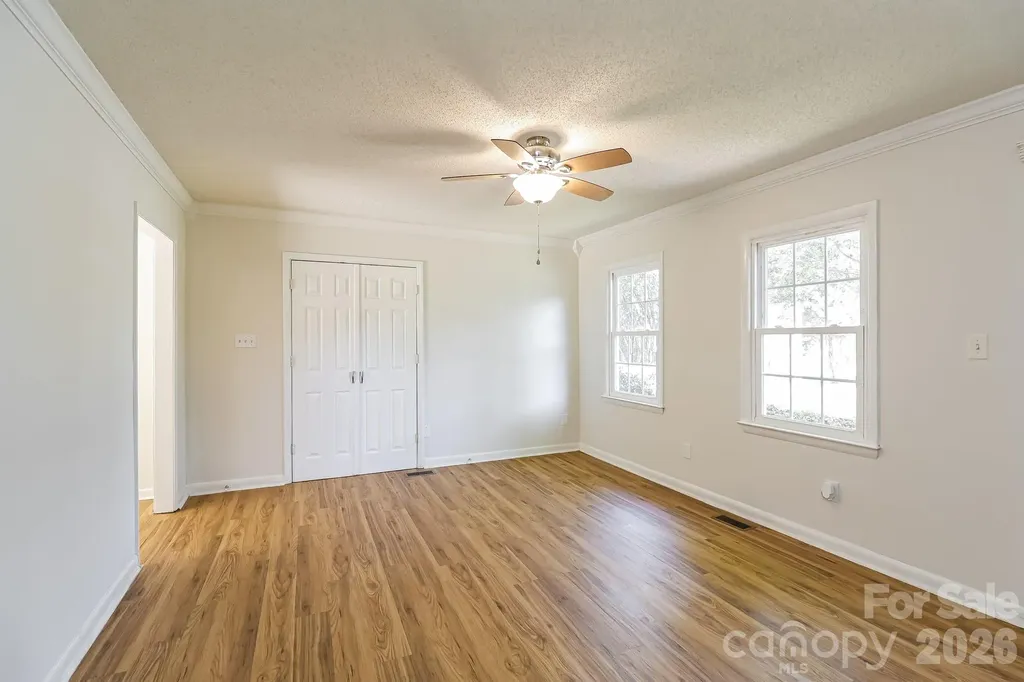 1848 Twain Street Newton NC 28658