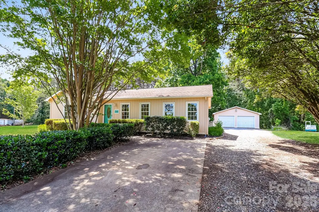 1848 Twain Street Newton NC 28658