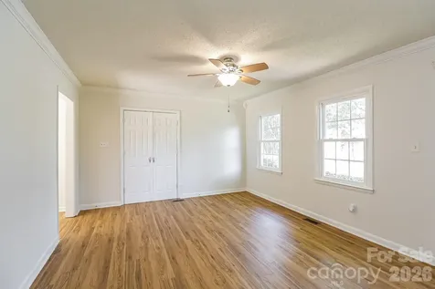 1848 Twain Street Newton NC 28658