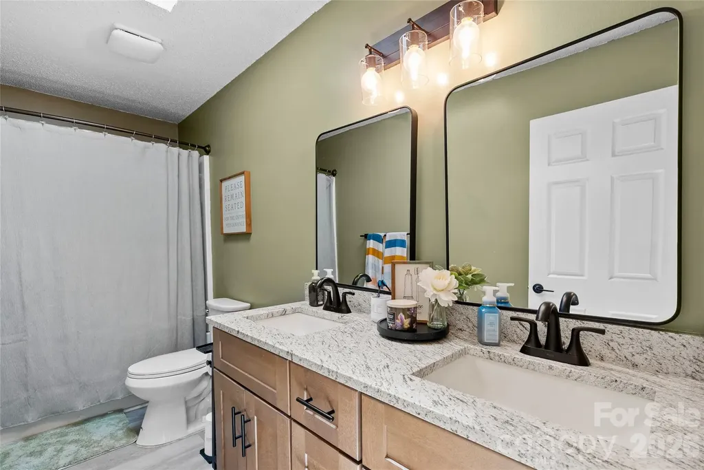 763 Bee Tree Road Swannanoa NC 28778
