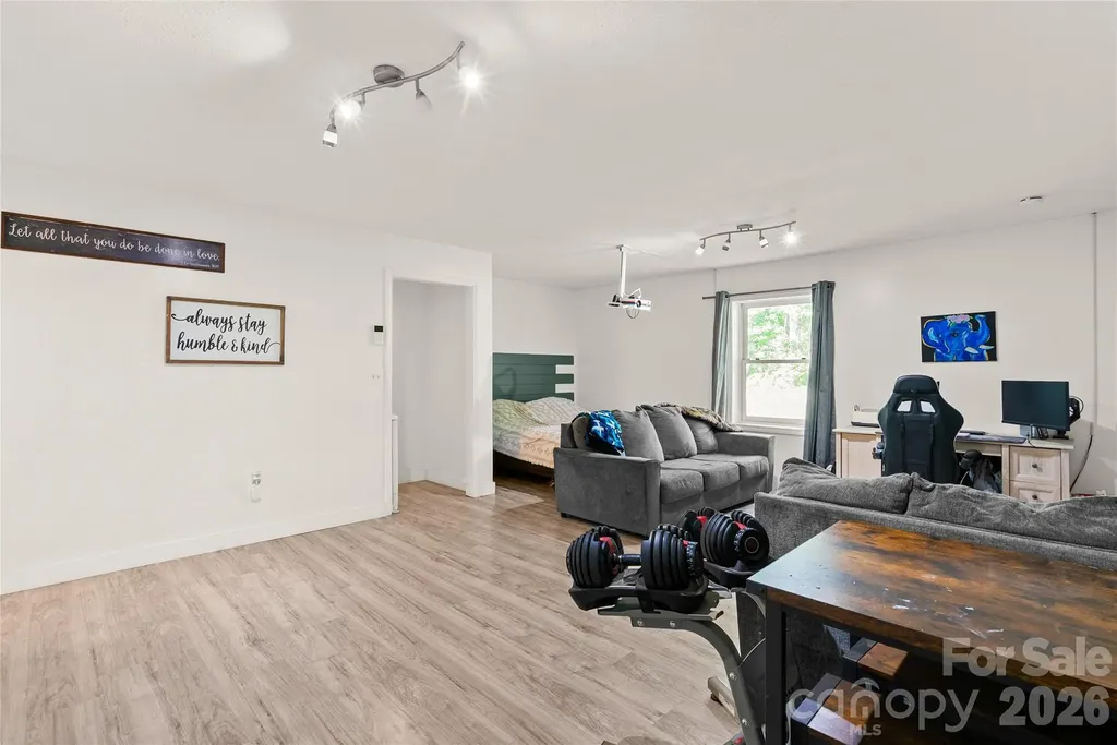 763 Bee Tree Road Swannanoa NC 28778