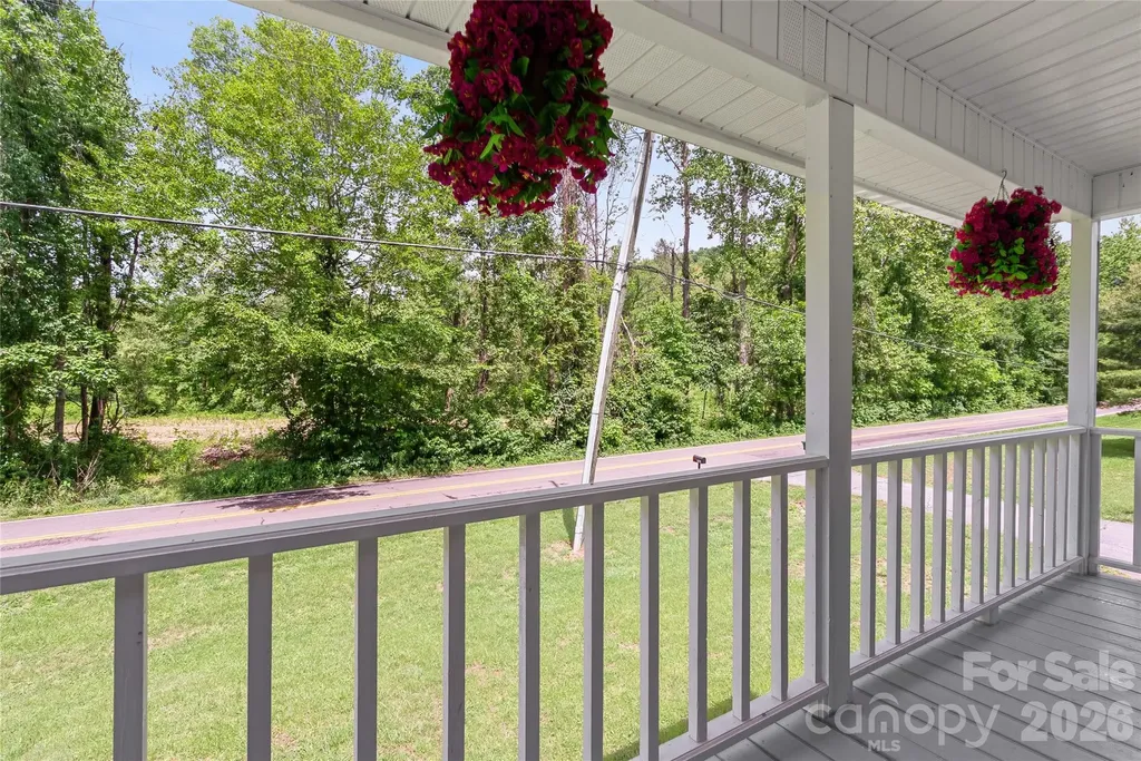 763 Bee Tree Road Swannanoa NC 28778