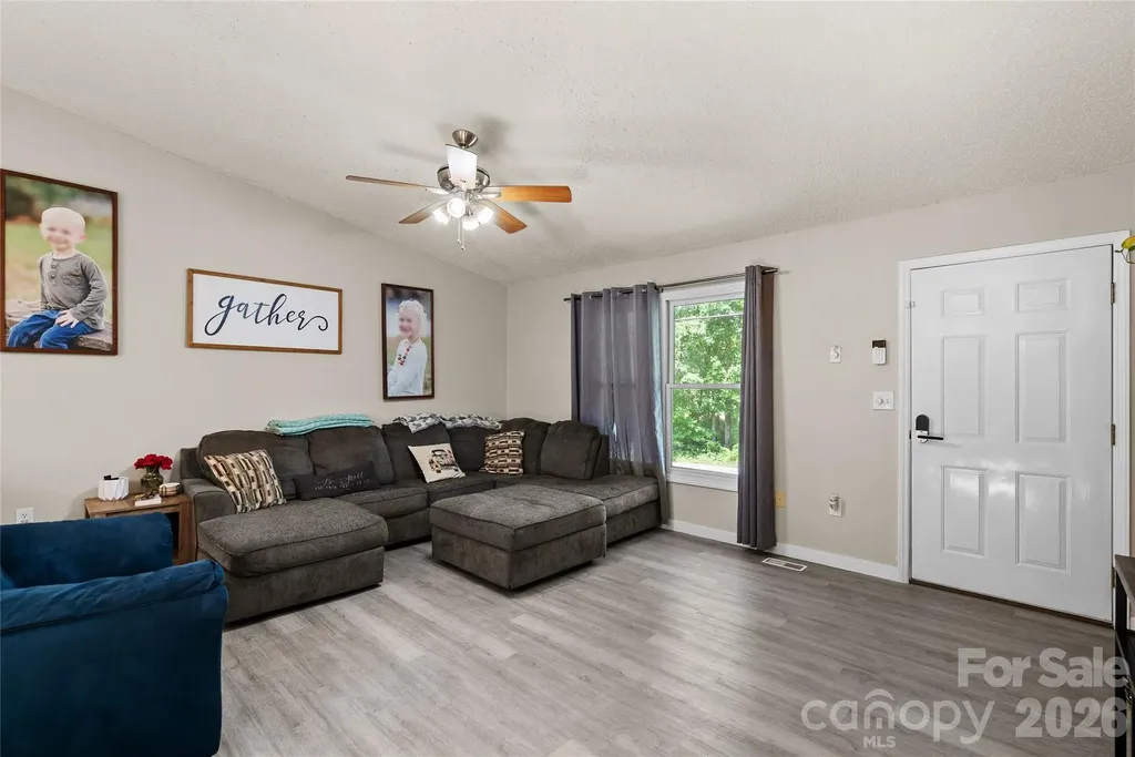 763 Bee Tree Road Swannanoa NC 28778