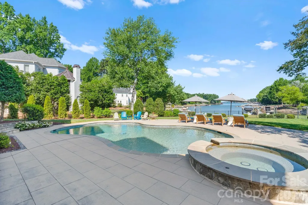 19300 Mary Ardrey Circle Cornelius NC 28031