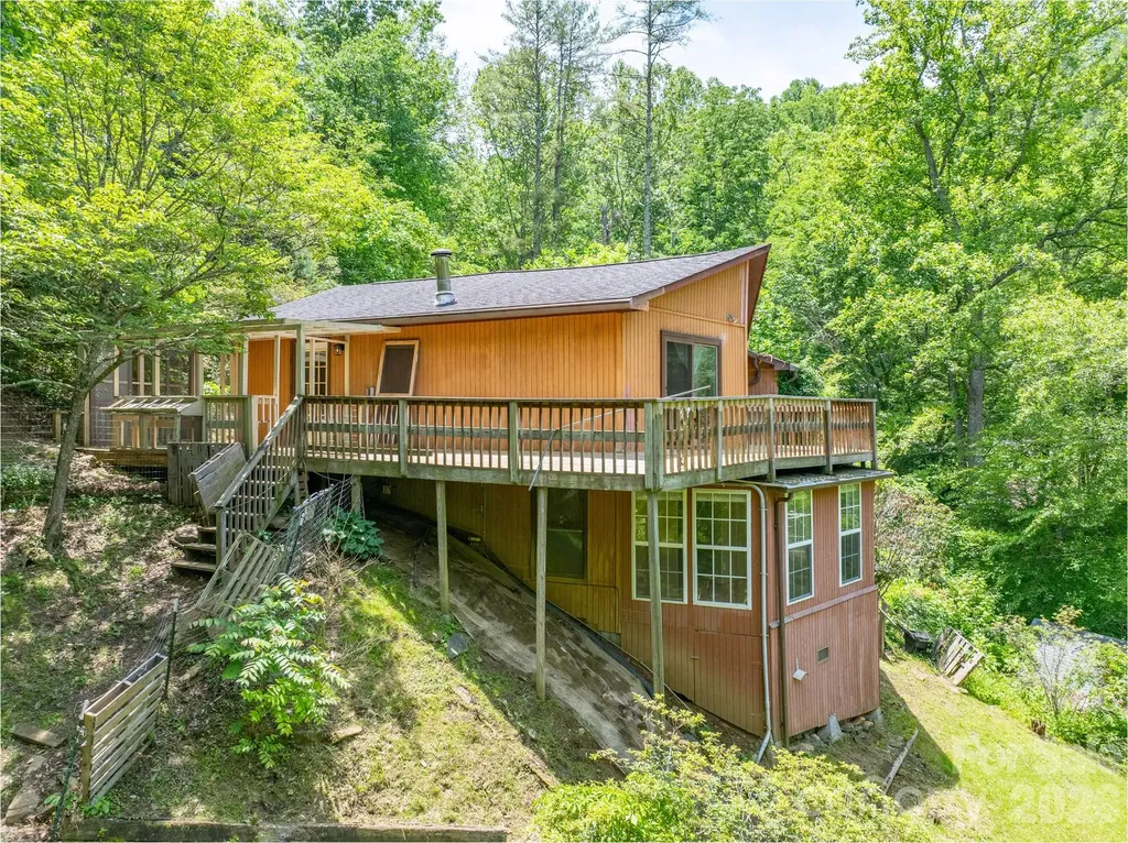 295 Richmond Road Bakersville NC 28705