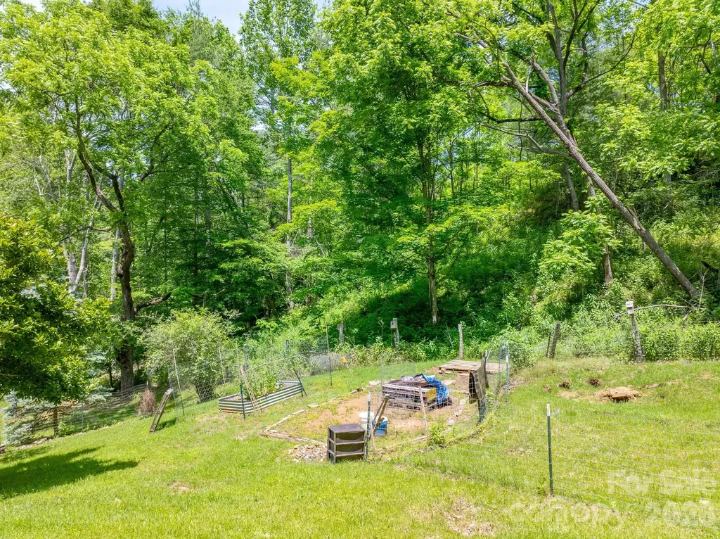 295 Richmond Road Bakersville NC 28705