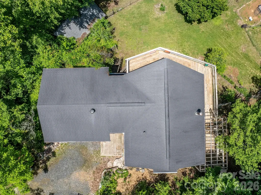 295 Richmond Road Bakersville NC 28705