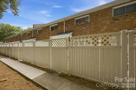 1215 Green Oaks Lane Charlotte NC 28205