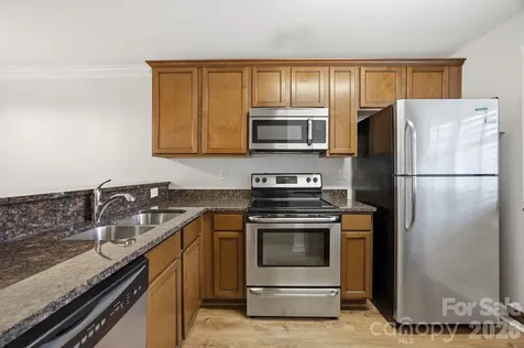 1215 Green Oaks Lane Charlotte NC 28205