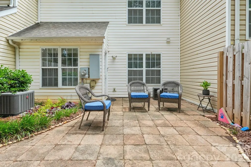 8406 Southgate Commons Drive Charlotte NC 28277