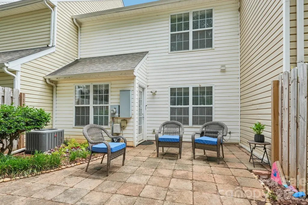 8406 Southgate Commons Drive Charlotte NC 28277