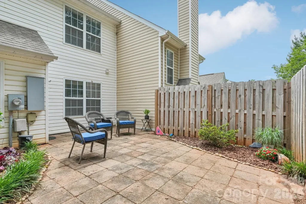 8406 Southgate Commons Drive Charlotte NC 28277