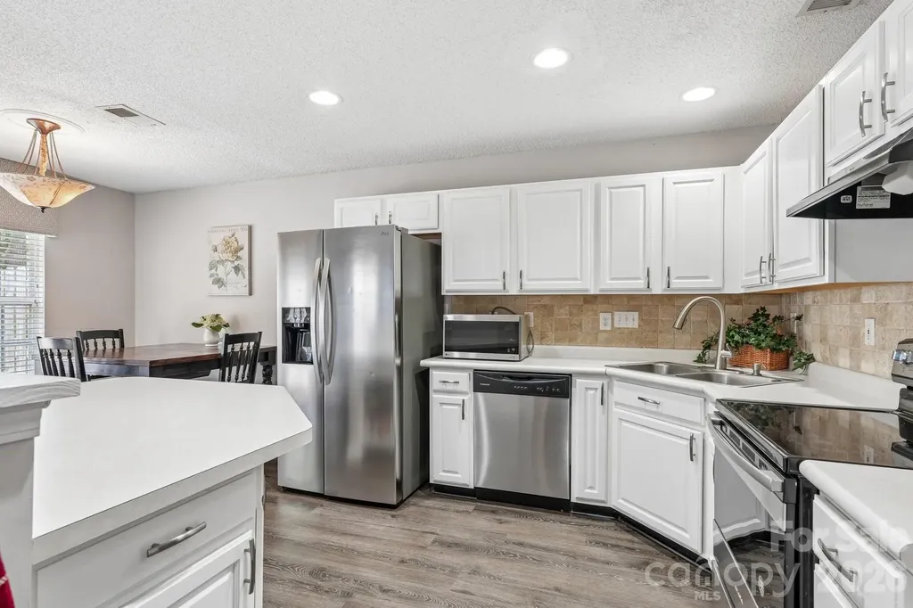 8406 Southgate Commons Drive Charlotte NC 28277