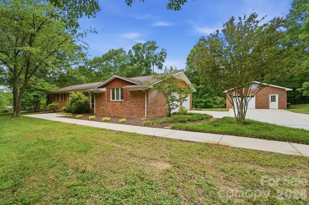 201 Hickory Hill Lane Stanley NC 28164