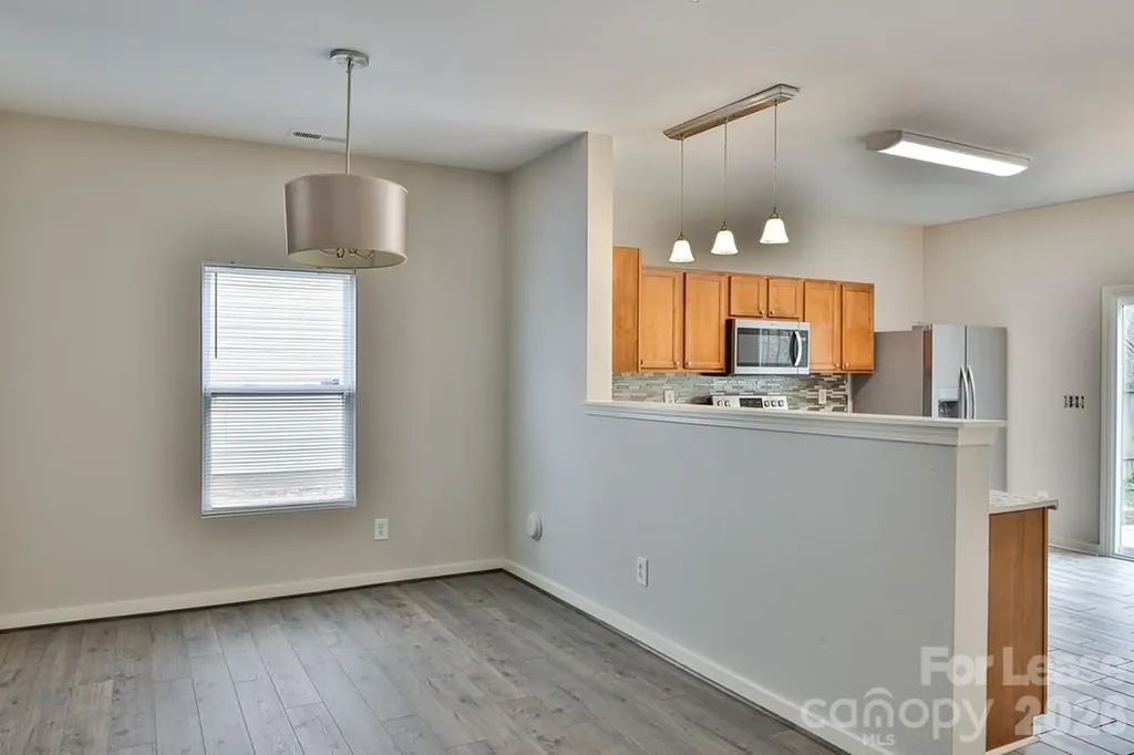 8946 Chalkstone Road Charlotte NC 28216