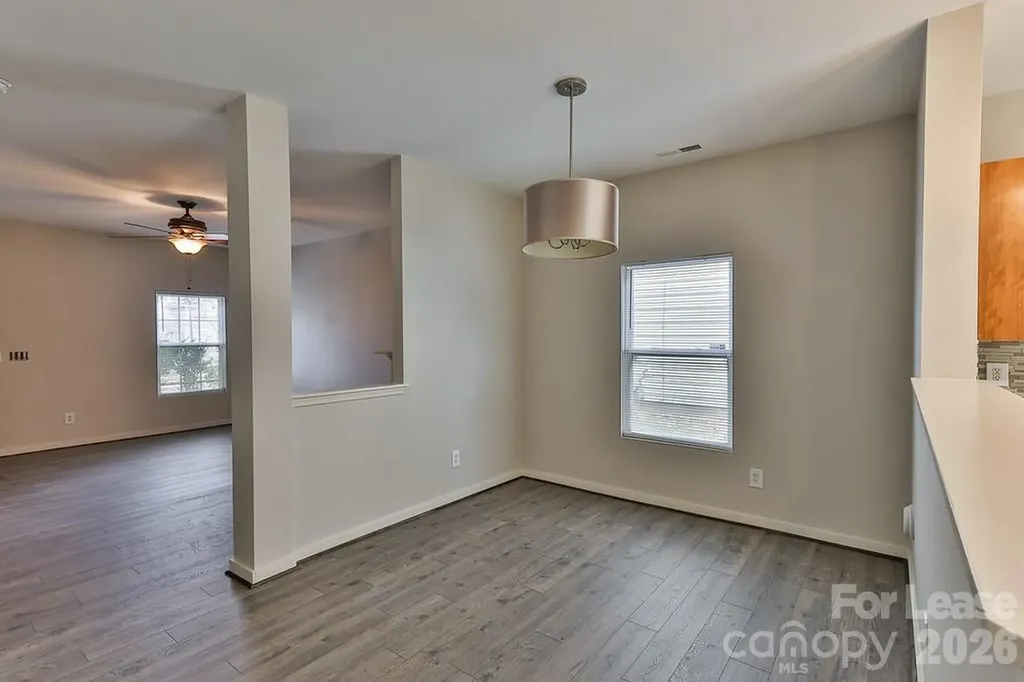 8946 Chalkstone Road Charlotte NC 28216