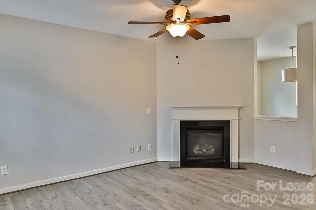 8946 Chalkstone Road Charlotte NC 28216