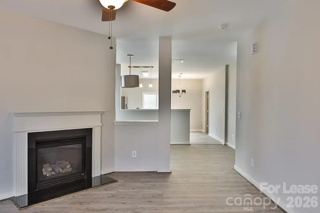 8946 Chalkstone Road Charlotte NC 28216