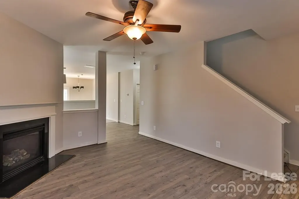 8946 Chalkstone Road Charlotte NC 28216