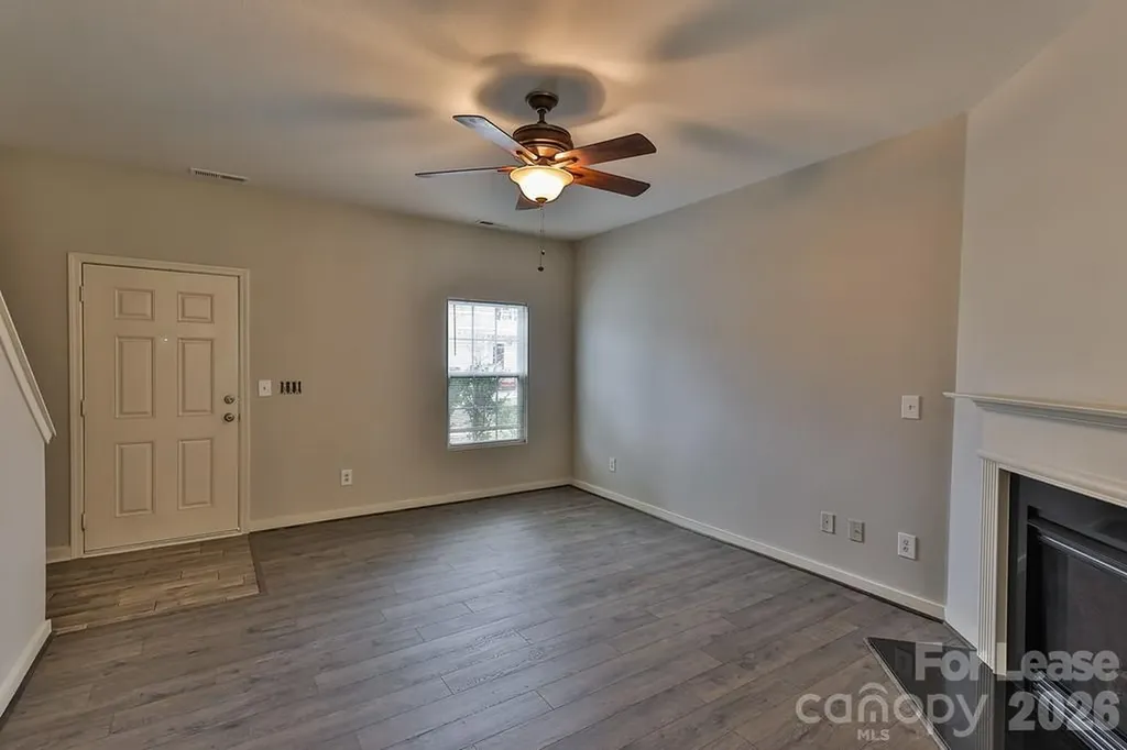8946 Chalkstone Road Charlotte NC 28216