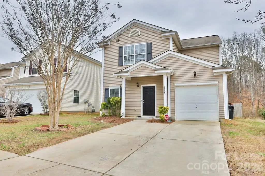 8946 Chalkstone Road Charlotte NC 28216
