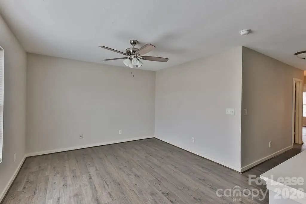 8946 Chalkstone Road Charlotte NC 28216