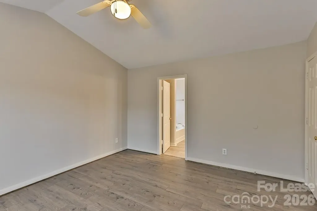 8946 Chalkstone Road Charlotte NC 28216