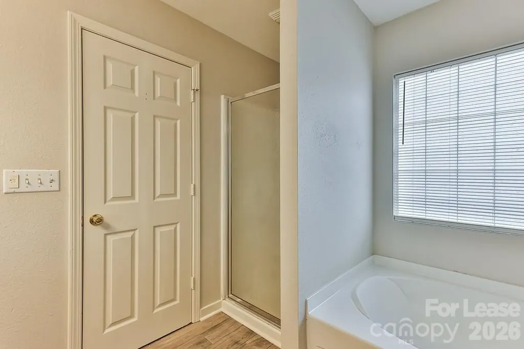 8946 Chalkstone Road Charlotte NC 28216